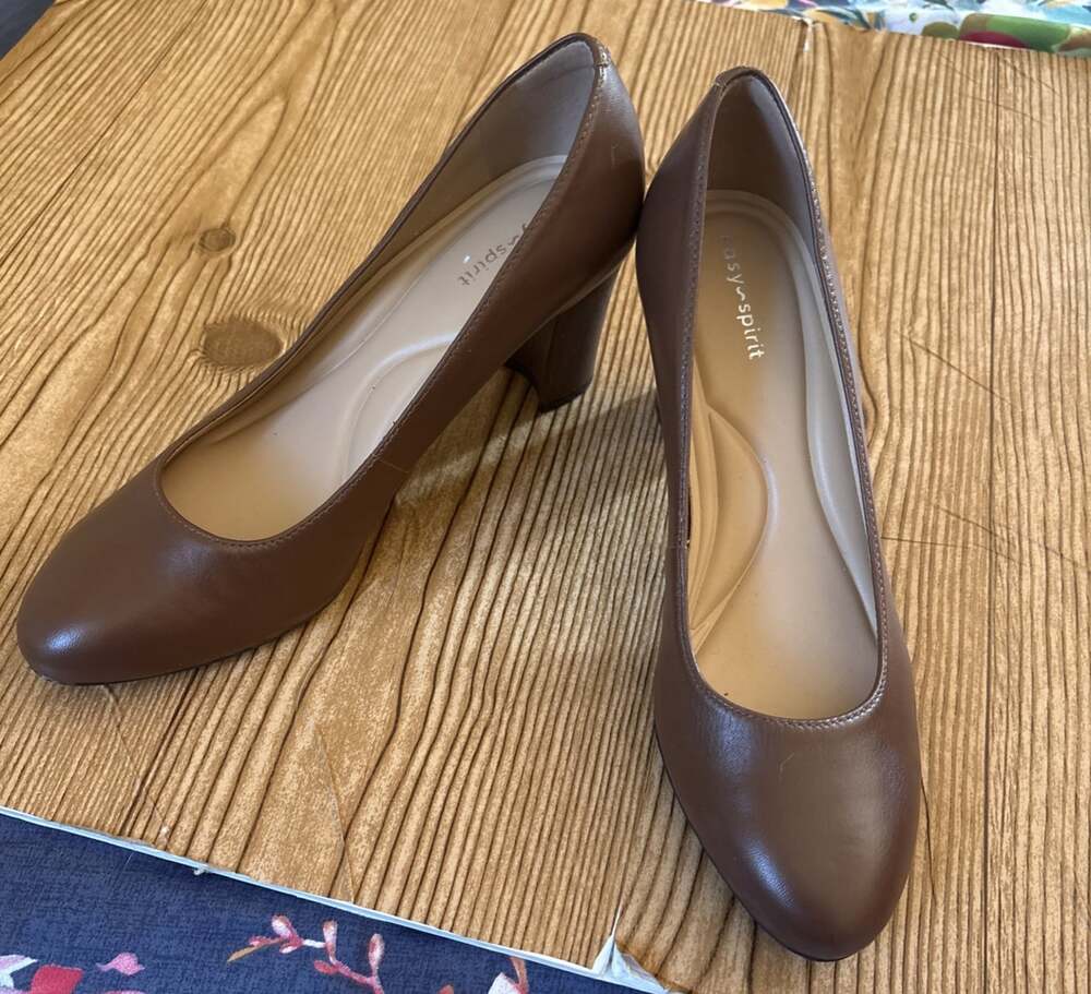 Easy Spirit SERILEY Brown Genuine Leather Pumps Heels Women's Size 7.5 WIDE